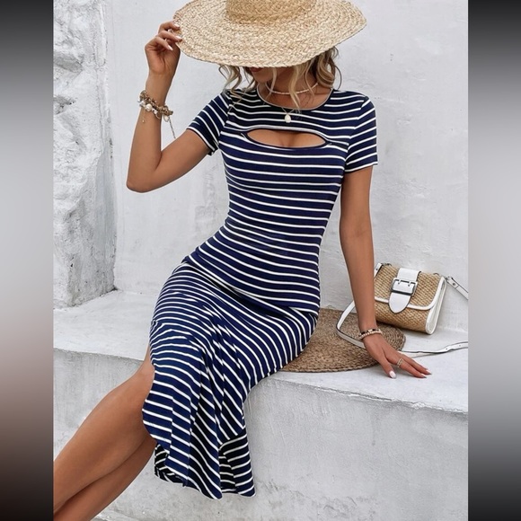 Striped Cut Out Split Thigh Dress - Picture 4 of 4